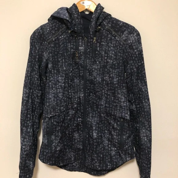 Lululemon Jacket - Picture 2 of 6